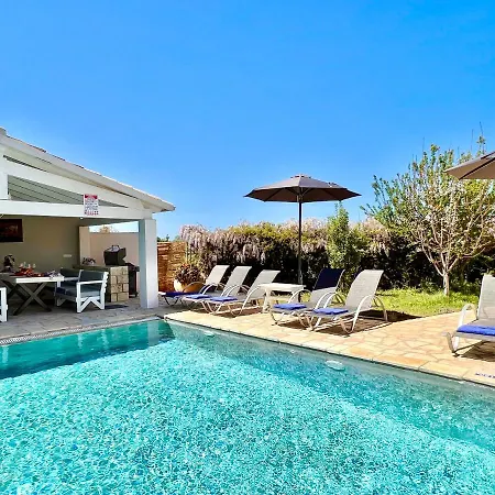 Heart House With Private Pool By Dadovillas Vilă
