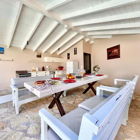 Vilă Heart House With Private Pool By Dadovillas Acharavi (Corfu)