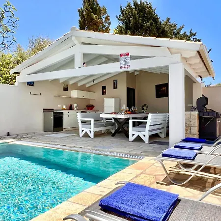 Heart House With Private Pool By Dadovillas *