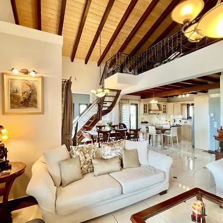 ヴィラ Heart House With Private Pool By Dadovillas アカラヴィ