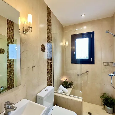 Heart House With Private Pool By Dadovillas
