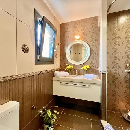 Heart House With Private Pool By Dadovillas * アカラヴィ