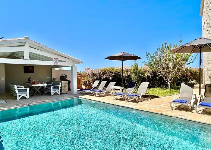 Heart House With Private Pool By Dadovillas Villa