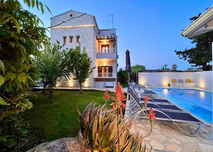 Heart House With Private Pool By Dadovillas *