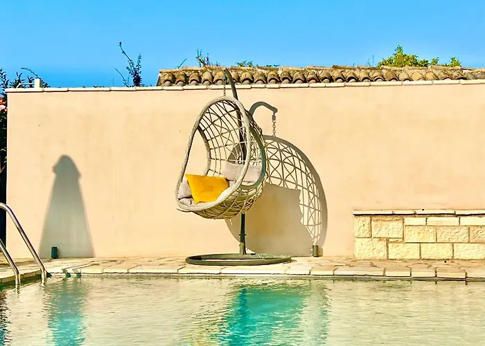 Villa Heart House With Private Pool By Dadovillas