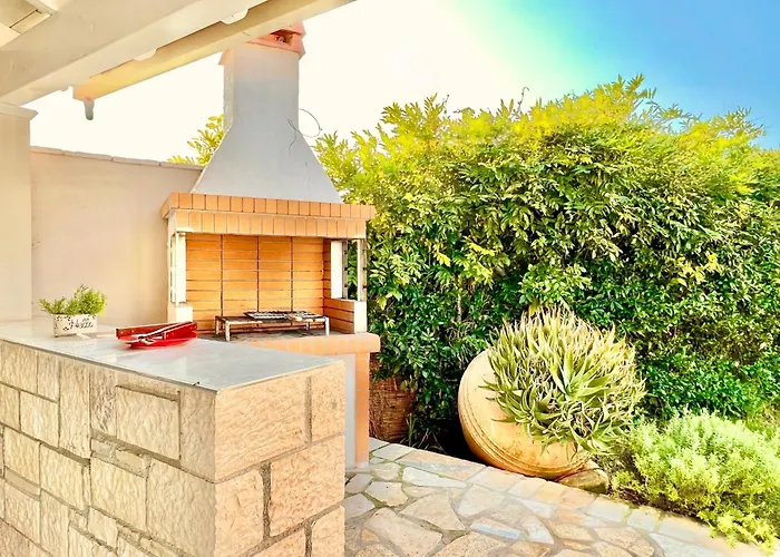 Heart House With Private Pool By Dadovillas *