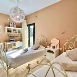 Heart House With Private Pool By Dadovillas *