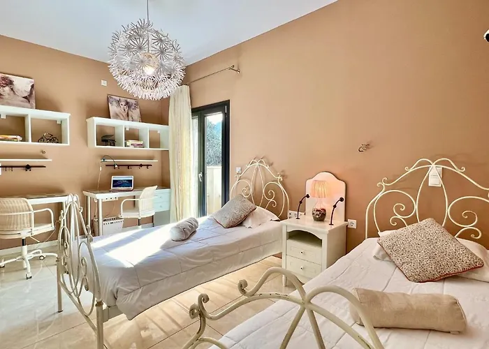 Heart House With Private Pool By Dadovillas *